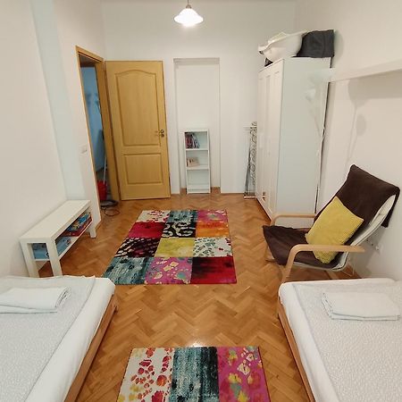 Gizella Apartman Apartment Eger Bagian luar foto