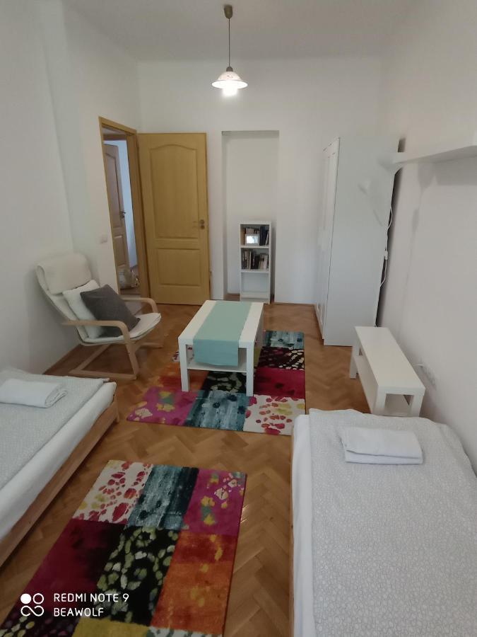 Gizella Apartman Apartment Eger Bagian luar foto