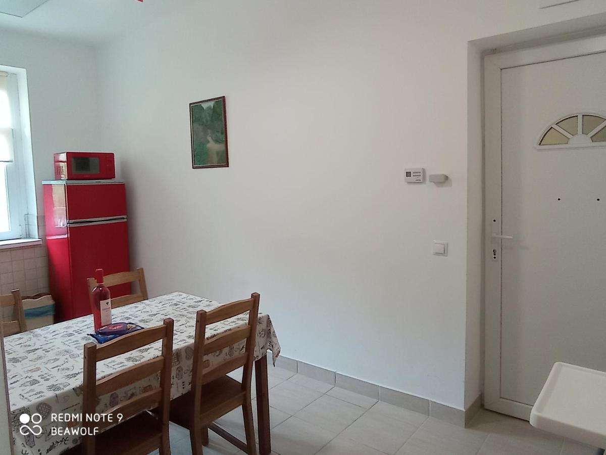 Gizella Apartman Apartment Eger Bagian luar foto