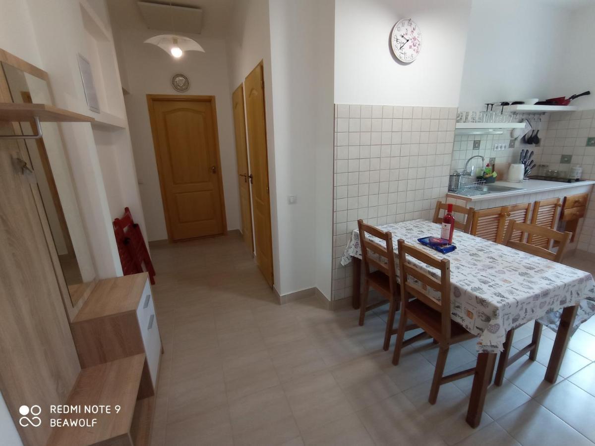 Gizella Apartman Apartment Eger Bagian luar foto